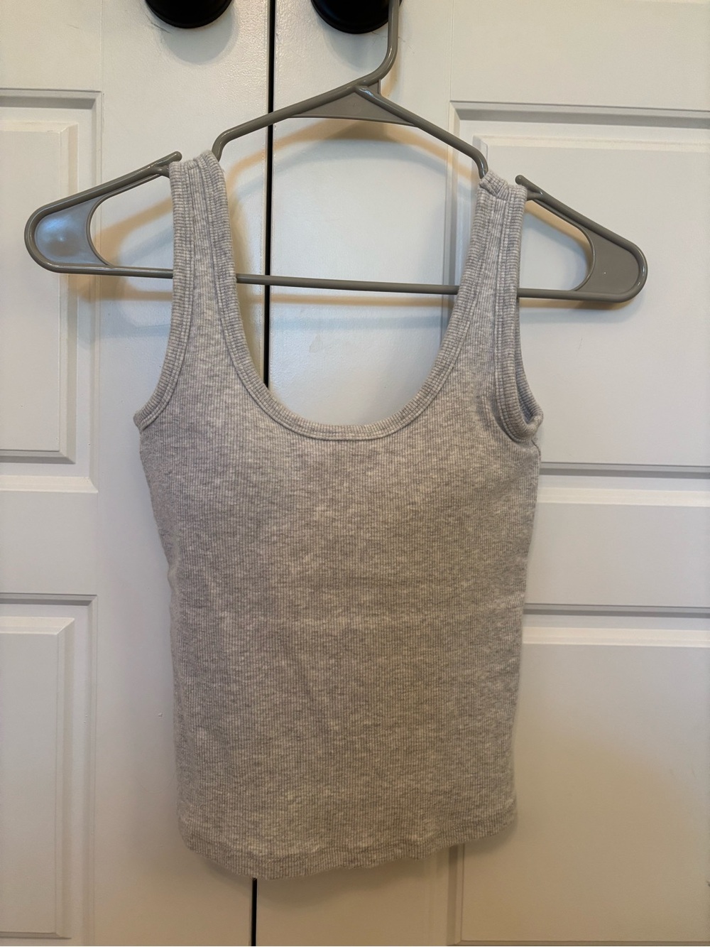 Abercrombie & Fitch Bra-Free Heather Gray Ribbed Tank